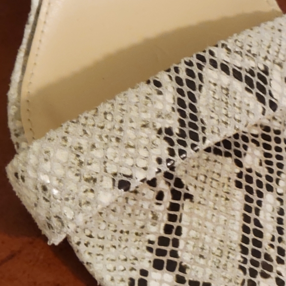 Vince Cumato Genuine Leather Snakeskin Heel Size 9 - Picture 8 of 13